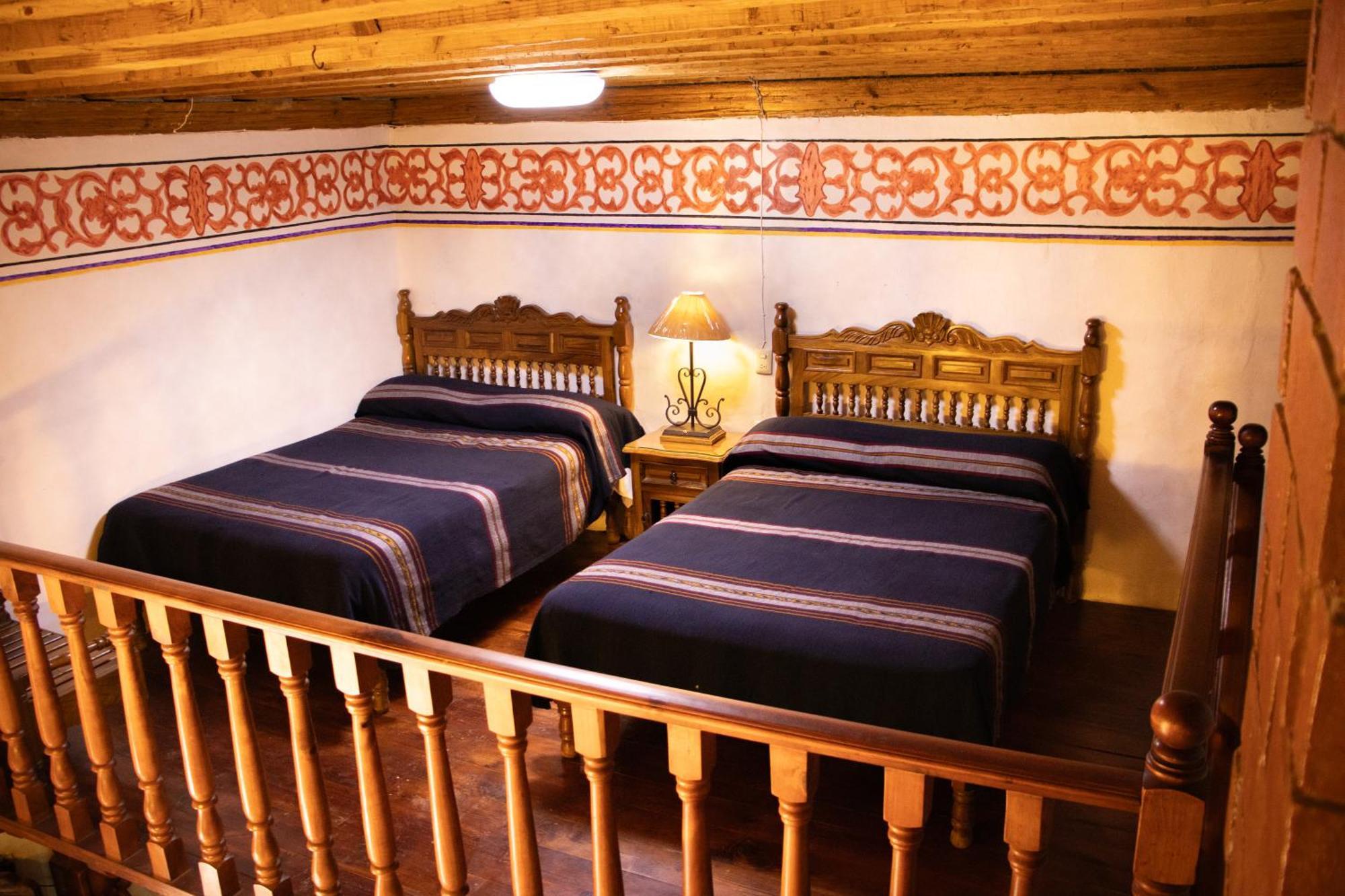 Hotel Los Escudos Pátzcuaro Екстериор снимка
