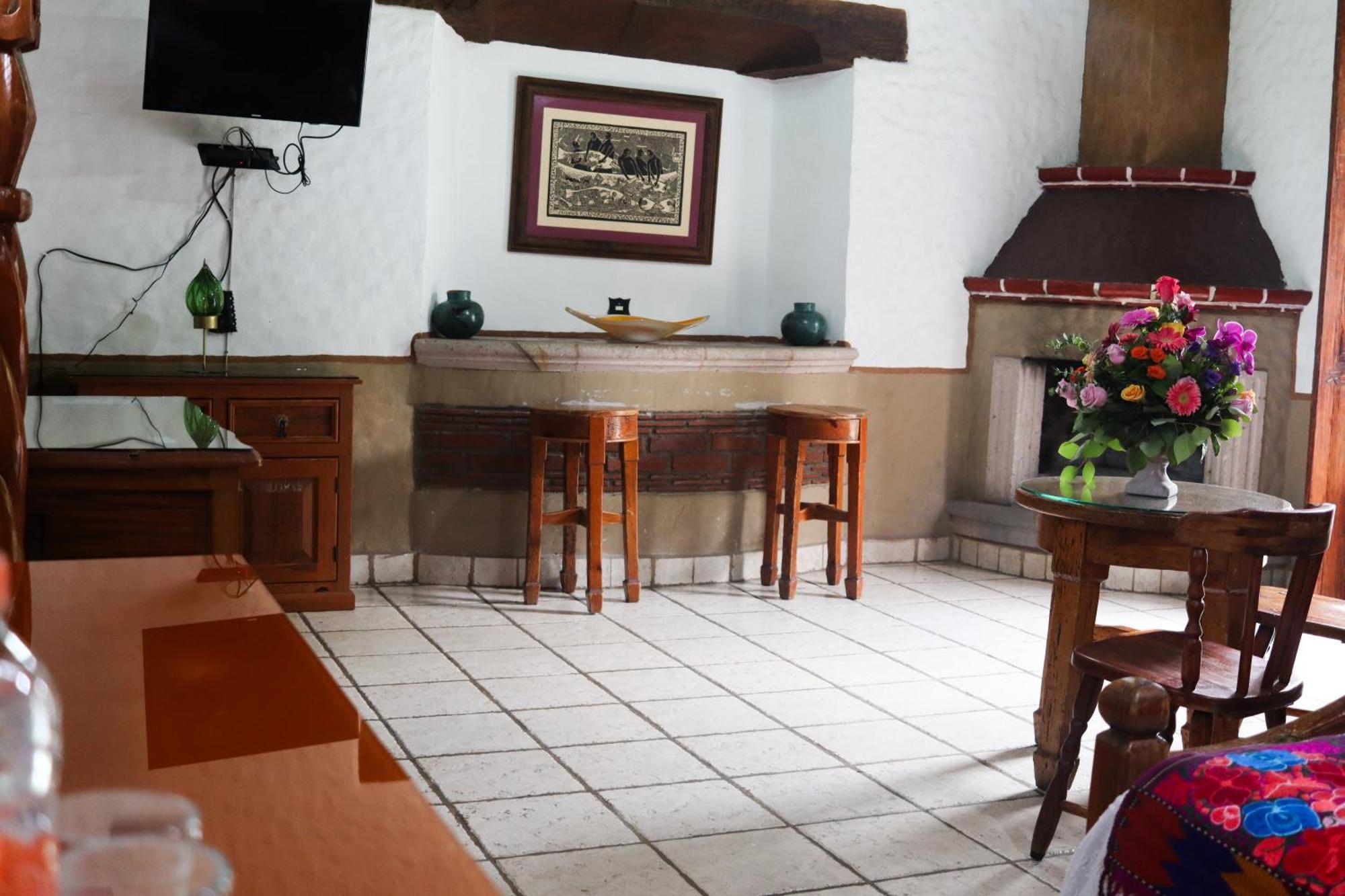 Hotel Los Escudos Pátzcuaro Екстериор снимка