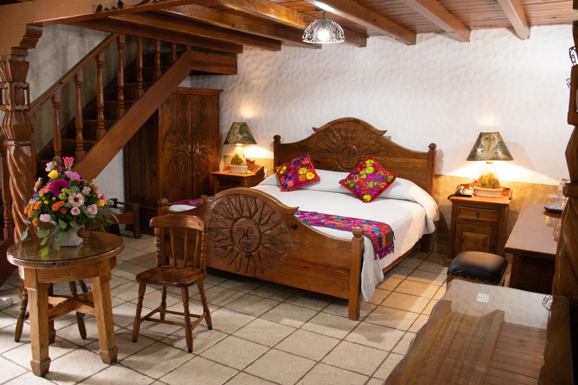 Hotel Los Escudos Pátzcuaro Екстериор снимка