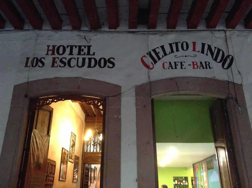 Hotel Los Escudos Pátzcuaro Екстериор снимка